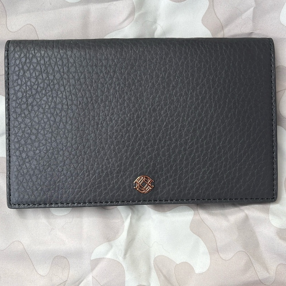 Dagne Dover accordion travel wallet